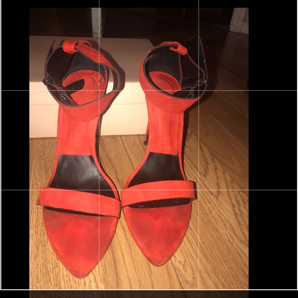 Zara strapping Sandal